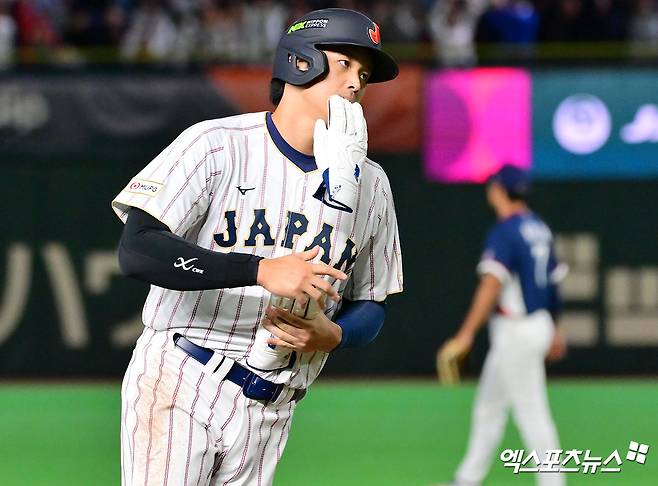 '인성마저 완벽' 오타니, 韓 애국가 끝나자 박수…'LA 동료' 김혜성 홈런→또 박수 쳤다