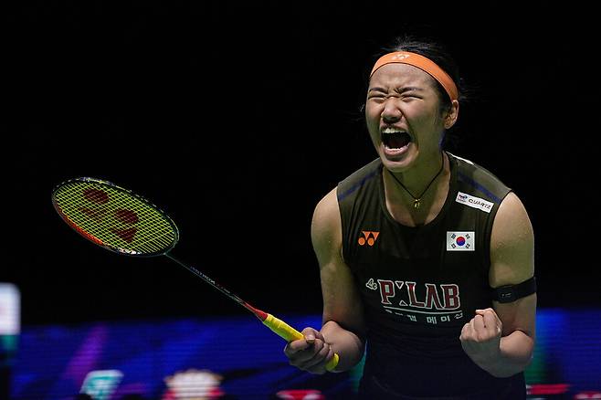 [속보] 충격! '사실상 결승' 안세영에 끝내 무너졌다…20-22→21-9→21-12 짜릿한 뒤집기 쇼! 안세영, 韓 최초 '전영오픈 2연패 성큼'