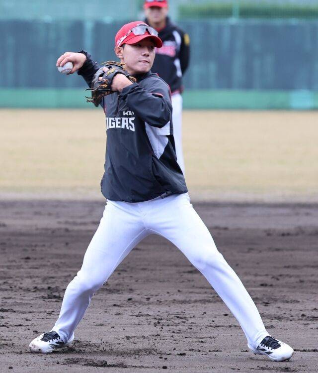 이대호가 극찬했던 KIA 그 내야수, 하루에 안타 1개치고 왜 MVP인가…어쩌면 진짜 박찬호 후계자다