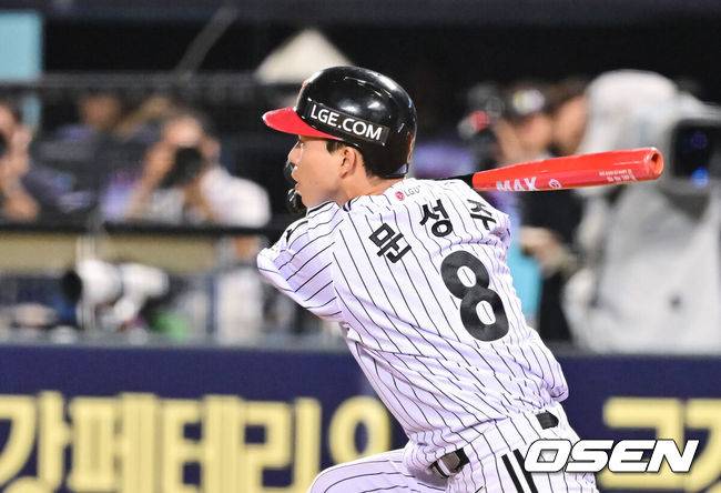 ‘50억 FA’ 김현수, LG 떠나며 마지막 잔소리 “런닝 많이 해라”…문성주 “해보니 맞는 말 같더라” [오!쎈 오키나와]