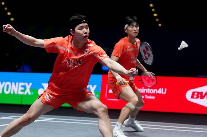 안세영, 드디어 中 천적에 전세 역전…천위페이 누르고 전영 오픈 韓 최초 단식 2연패 도전