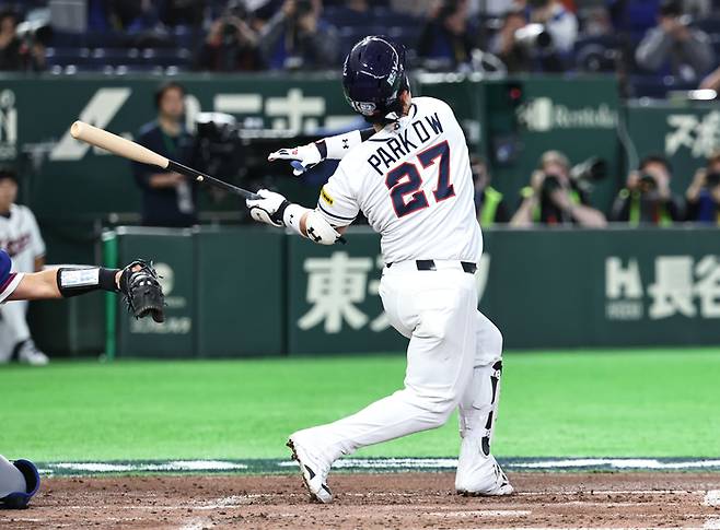 결정적 순간마다 ‘홈런 잔혹사’…류지현 감독, ‘김형준 카드’는 왜 안 쓰나 [SS도쿄in]