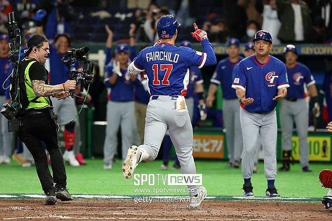 이래서 한국이 졌구나…대만에 온 ML 0홈런 타자 각성, 파울홈런→홈런→홈런 괴물타자 대변신