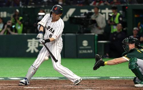 한국 야구, 경우의 수 아직 살아있다...호주, 일본에 역전패