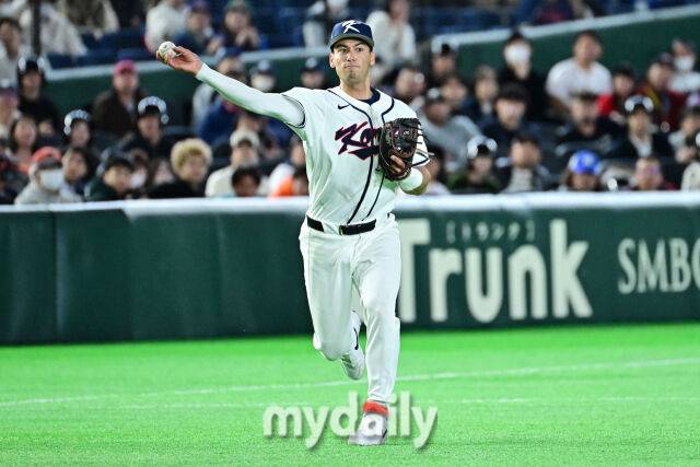 위트컴이 왜 그랬을까…김형준이 1루 가리켰는데 무시했다, 한국 또 1R 탈락 몰아넣은 ‘통한의 패착’