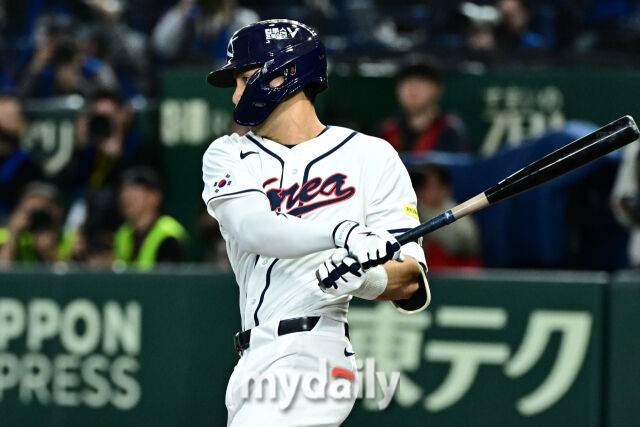 위트컴이 왜 그랬을까…김형준이 1루 가리켰는데 무시했다, 한국 또 1R 탈락 몰아넣은 ‘통한의 패착’