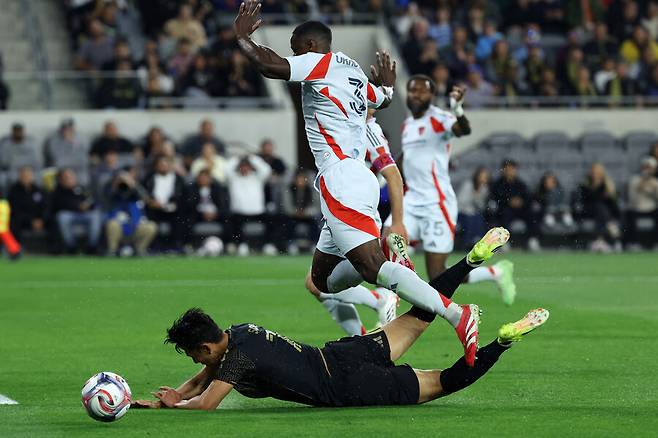 '손흥민 다이빙?' LAFC 감독 직접 입 열었다...