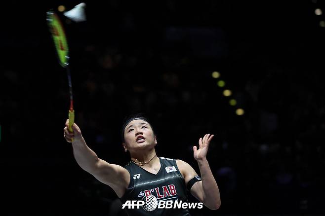 '대이변' 안세영 독주 끝났다, 中 왕즈이에 0-2 완패... 전영오픈 韓 최초 2연패 무산