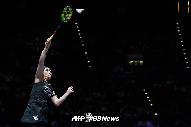 '대이변' 안세영 독주 끝났다, 中 왕즈이에 0-2 완패... 전영오픈 韓 최초 2연패 무산