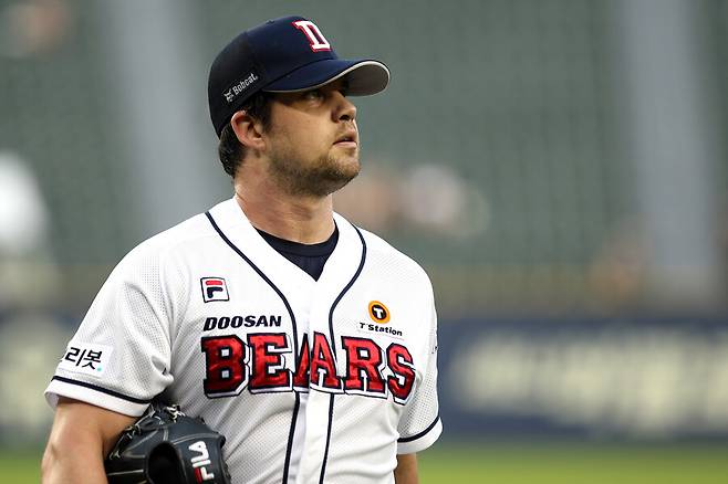 前 두산 투수의 비극, 37세에 희귀병 수술이라니… 심하면 손가락 괴사, 이대로 꿈 사라지나