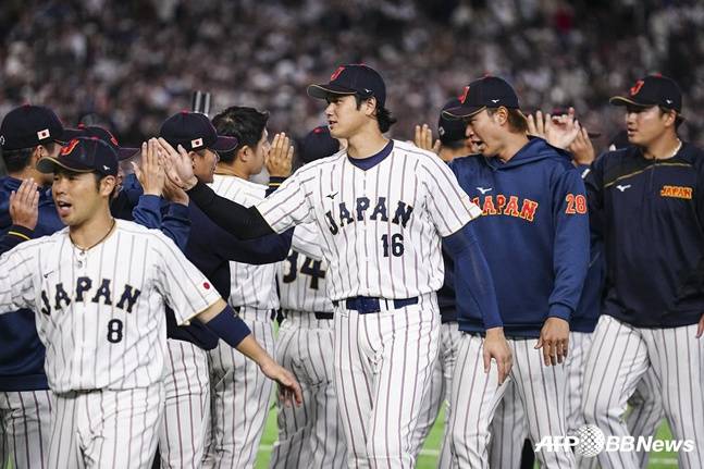'8강 확정' 日은 여유만만, 한국에 '4실점해도 올라갈 방법 있다' 시나리오 공개