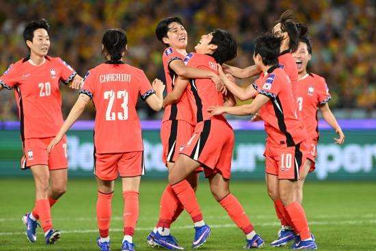 韓 여자축구 대형 사고! 세계 8강 누르고 A조 1위!…월드컵 본선행 성큼→올림픽 최종예선 티켓까지 품었다