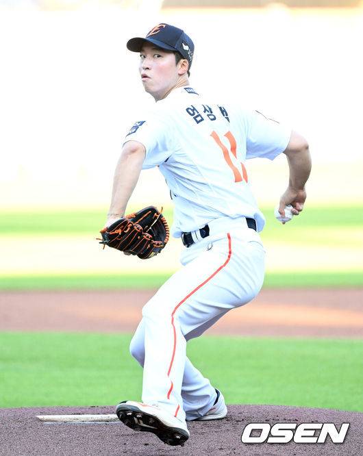 '손아섭 2루타+홈런 존재감 폭발' 김경문 감독 머리 아파진다…한화 자체 청백전, 퓨처스팀에 5-3 승리 [오!쎈 대전]