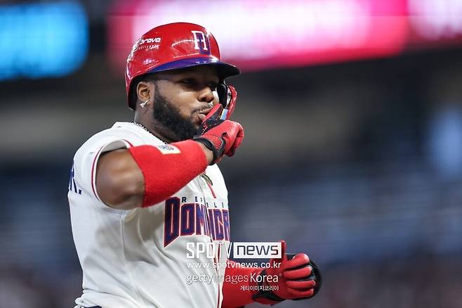 드디어 '전세기' 탄다! 하지만 산 넘어 산…1조 1368억 타자와 붙나? 韓, 8강 맞대결 상대는?