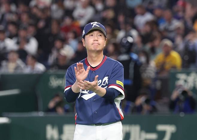 '운명의 1분' 한국야구를 살렸다…류지현을 도운 KBO 직원들의 한마디, 도쿄의 기적은 그렇게 시작됐다