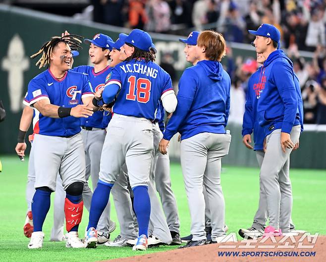 '은퇴 선언' 대만 폭격기, 류현진 보고 왜 놀랐나