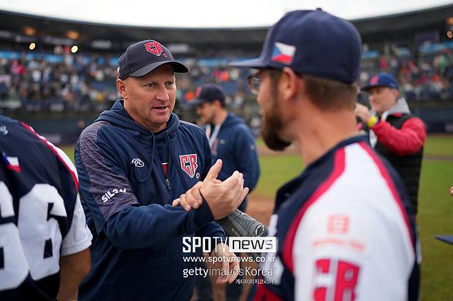 수준미달 팀 떠나라? 체코는 그럴 생각 없다