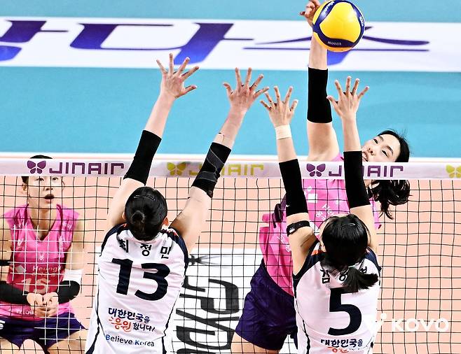 흥국생명, IBK기업은행 3-2 제압… 4년 연속 포스트시즌 확정