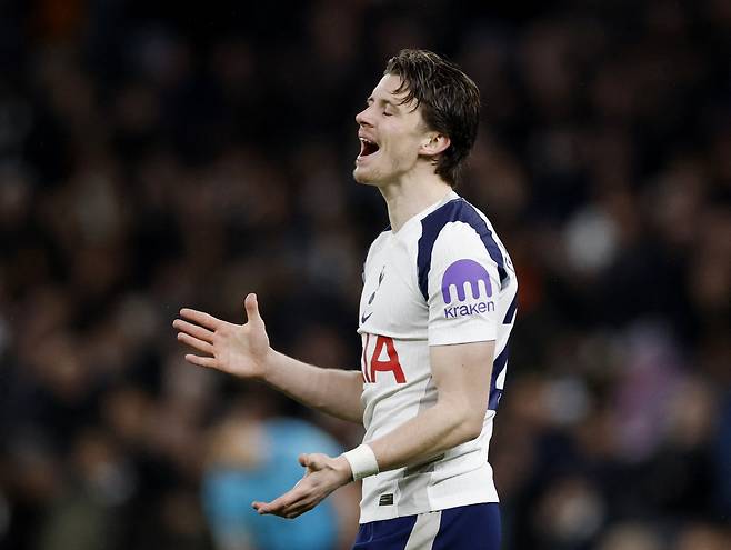 '173골 101도움' 손흥민도 주지 않던 '주급 4억' 도대체 왜 했나...'패무무패패패패패' 700억 영입생 벌써 망했습니다