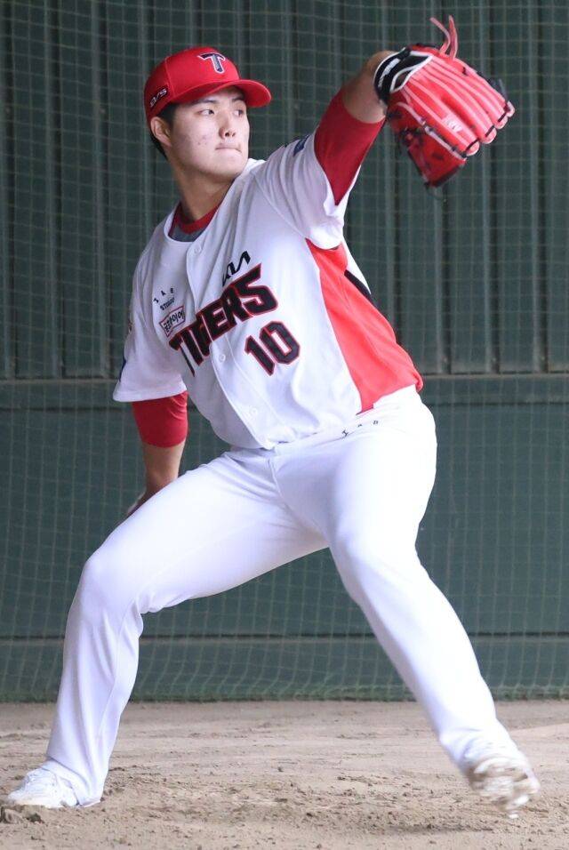 “뼈는 괜찮은데…” 꽃범호는 왜 NC 토종에이스를 언급했나, KIA 5선발 레이스에 김도현이 사라졌다