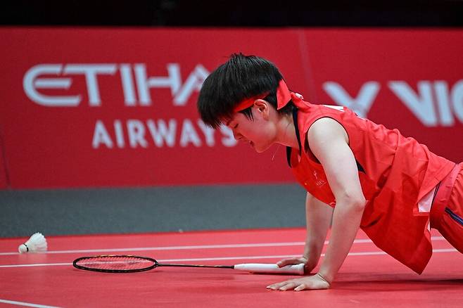 안세영, '초유의 사태' 왕즈이에 막혔다 '1억 4700만 원→7200만 원'...세계 최초 '50억' 상금 행진 차질