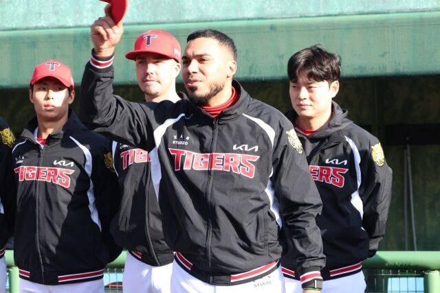 “살살 때리는데 멀리 가요” KIA 테스형 업그레이드 버전이 왔다? 꽃범호 만족감…레이예스 스타일 아니다