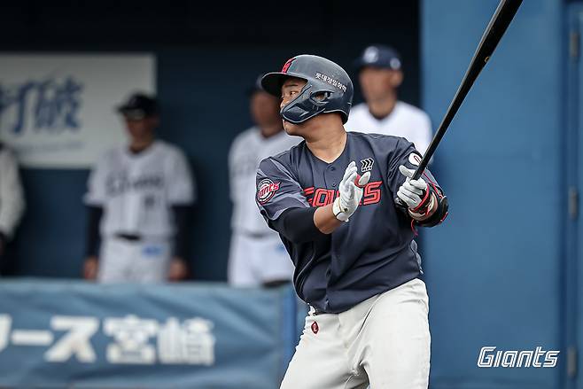 사직 6m 담장도 훌쩍 넘겨버리다니! 롯데가 기다린 '2군 저지' 대포 폭발...'홈런 꼴찌' 거인군단 희망 커진다