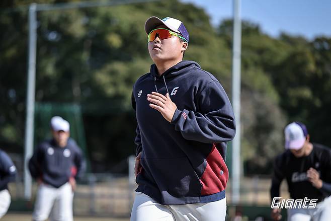 사직 6m 담장도 훌쩍 넘겨버리다니! 롯데가 기다린 '2군 저지' 대포 폭발...'홈런 꼴찌' 거인군단 희망 커진다