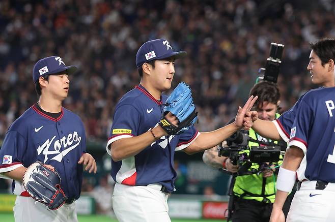 “휴∼다행이다” 전세기 타지 않고 한국으로 온 손주영, 팔꿈치 회내근 염증 및 부종으로 10일 휴식 진단…오브라이언 대체자원으로 발탁 가능할까