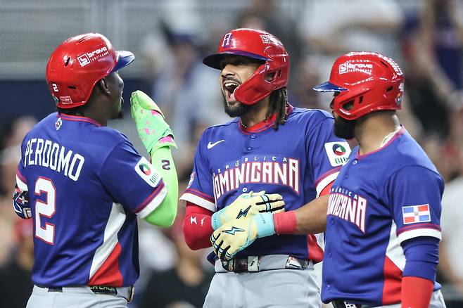 이기면 '한국' 천국에 가고, 지면 '일본' 지옥을 만난다...도미니카-베네수 목숨 걸고 이겨라