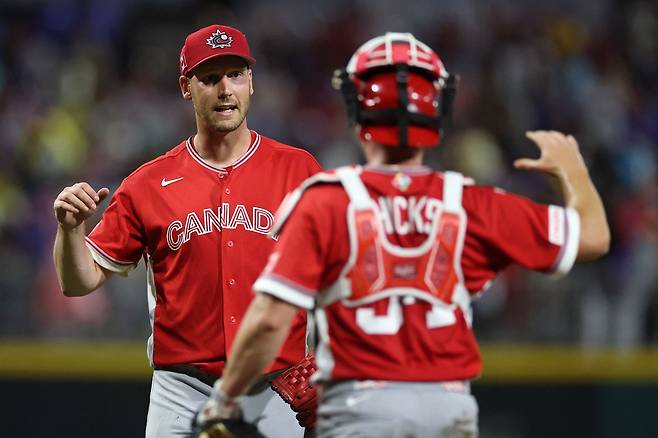 롯데 출신 우완 '대형 사고' 쳤다…최종 엔트리 탈락→캐나다 영웅으로 [WBC]