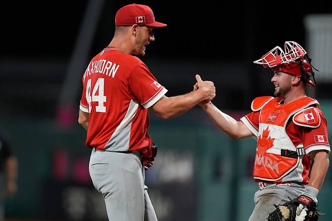 롯데 출신 우완 '대형 사고' 쳤다…최종 엔트리 탈락→캐나다 영웅으로 [WBC]