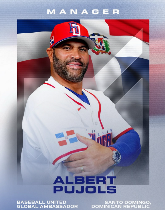 '한국 8강 상대 유력' 도미니카 감독, 공 찢을 듯한 괴력 스윙…미국서 화제 [WBC]