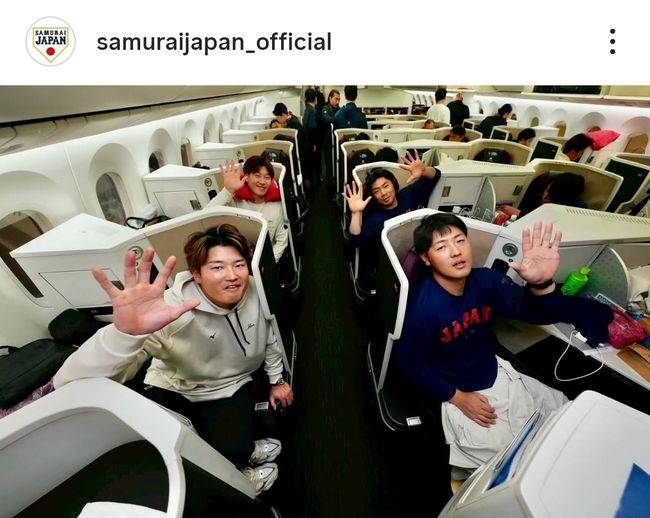 “수학여행 왔냐?” 오타니·스즈키 전세기 인증샷…팬들 반응 폭발 [WBC]