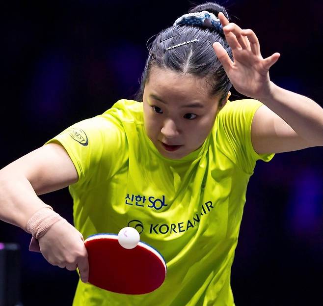 탁구 신유빈, WTT 충칭 대회서 세계 4위 주위링 꺾고 8강행(종합)