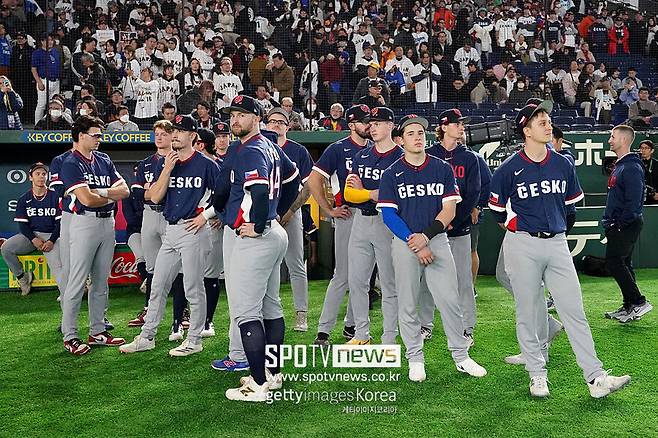 오타니가 유니폼 교환 요청했다니…'오타니 삼진잡은' 체코 투수, 전기 기술자였다