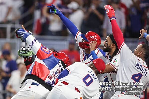 韓 마운드 초비상! 심판도 못 건드리는 도미니카 타자들? 홈런 치면 30초 경기 중단→'HR 경계령' 발령