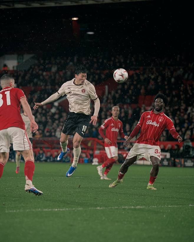 33분 뛰고 프리미어리그 ‘컷’ MVP 한국인…英 BBC 감탄 “조규성, 머리로 UEL 16강 1차전 기선제압 평점 7점대”