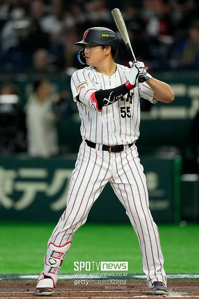 日 상상할 수도 없는 일이…천왕 보며 껌 질겅질겅→