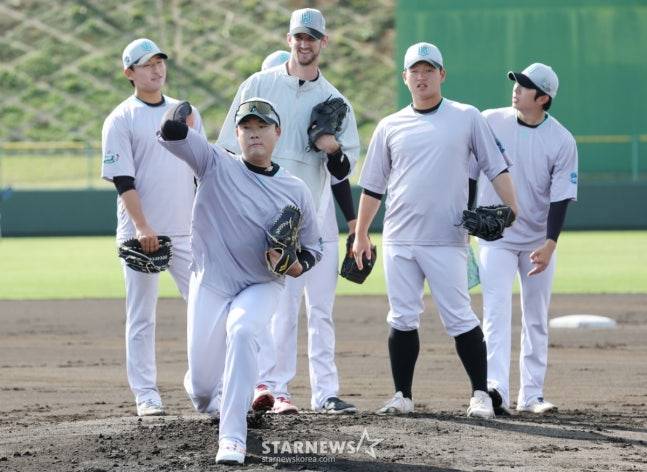 '강백호 홈런 친 날' 보상선수 150㎞ 쾅! 공 8개 1이닝 순삭...