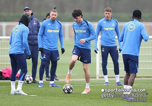 '1시간 오열' 쏘니,