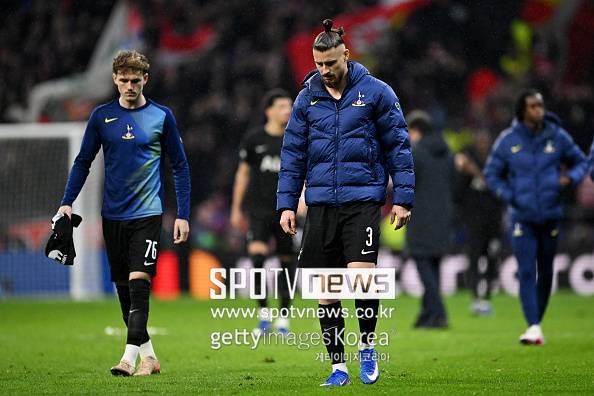 英 BBC “토트넘, 49년 만에 2부리그 강등 위기”…표류하는 투도르 임시 감독 “선수들은 울거나 싸우거나 둘 중 하나밖에 없다”