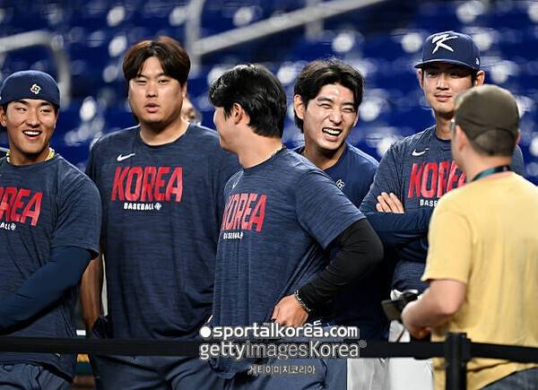 '전격 복귀' 대한민국 8강 앞두고 호재! '손가락 통증→라인업 제외' 김혜성 2경기 만에 선발 출전…도미니카共 만나러 간다