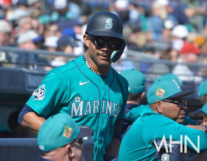 '아, 류현진' 도미니카 상대 '국대' 마지막 등판서 1과 2/3이닝 3실점…그래도 '탱큐'