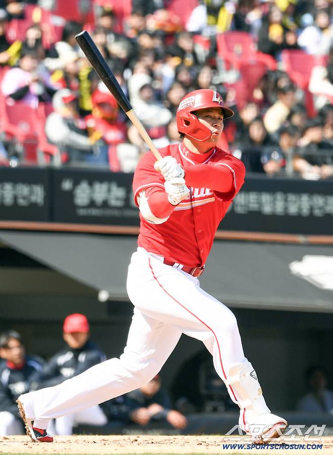 첫 홈런 쳤는데 갑자기