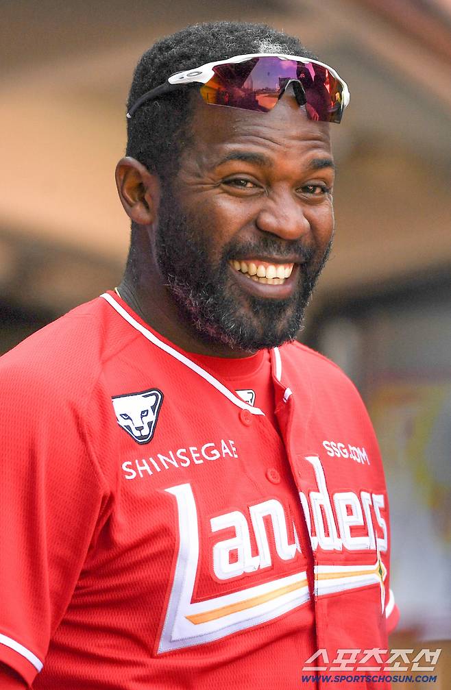 첫 홈런 쳤는데 갑자기