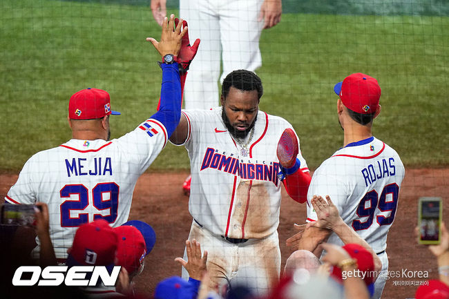 단 2안타라니, 9명 필사의 계투에도 0-10 콜드패 굴욕...日언론