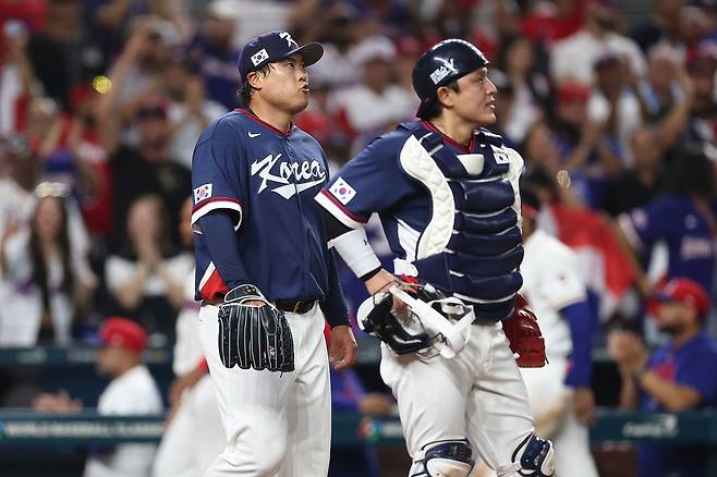그야말로 '자연재해급' 타격…류현진이 장타 맞은 '땅바닥 커브', 알고 보니 '2023·2026 WBC 가장 낮은 공'→진짜 '어쩔 수가 없다' [WBC]