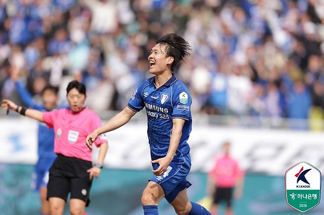 '이정효볼 위력' 수원 3전 전승 파죽지세, 승격 후보 전남 2-0 완파... 정호연·헤이스 데뷔골+고승범 복귀전 [수원 현장리뷰]