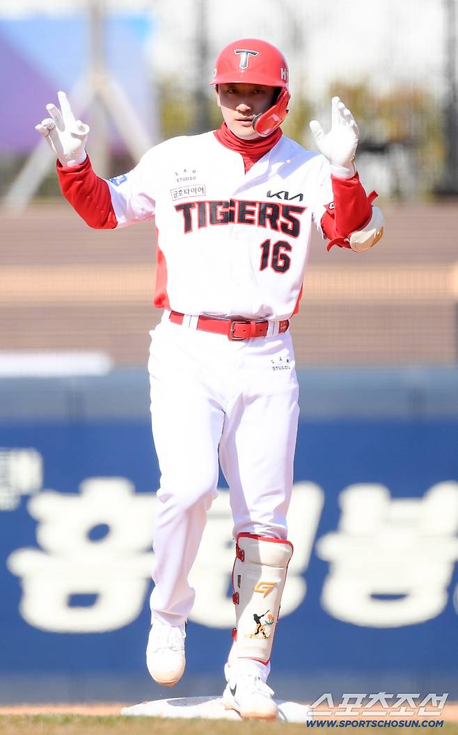 올해는 달라질까 했는데, 9회 무너진 15억 FA...KIA, KT와 난타전 끝 10대10 무승부 [광주 현장]